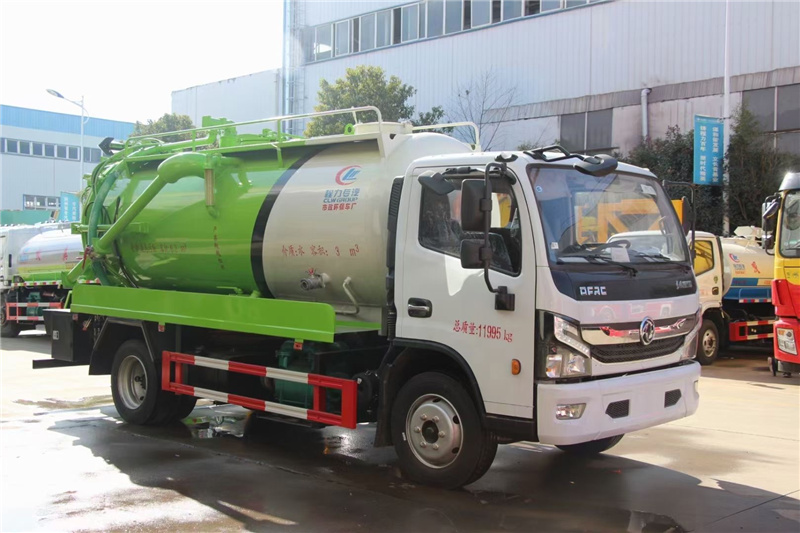 茂名東風凱普特吸污車現車上市：是搜集、中轉運輸污泥、污水，防止二次污染的新型環衛車輛