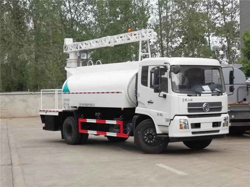 東風(fēng)多利卡抑塵車(chē)灑水車(chē)用于環(huán)保行業(yè)、礦山、煤炭堆等除塵及降溫