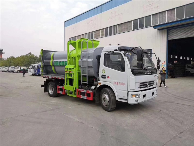 東風(fēng)大多利卡壓縮垃圾車(chē)解決了垃圾運(yùn)輸過(guò)程中的二次污染的問(wèn)題