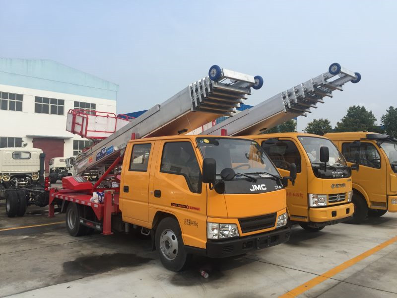 東風(fēng)雙排高空作業(yè)車布局美觀，操作平穩(wěn)，維護(hù)方便