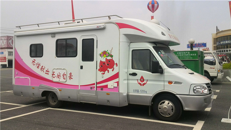 東風(fēng)御風(fēng)長軸高頂B型房車全車旅居區(qū)域全部采用游艇地板