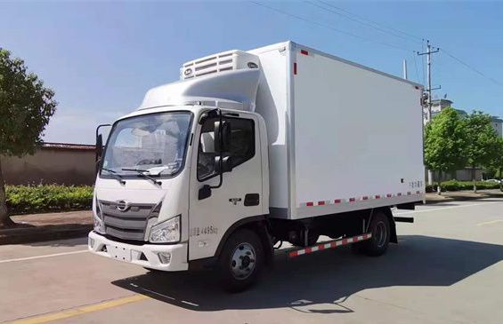 藍(lán)牌福田領(lǐng)航冷藏車