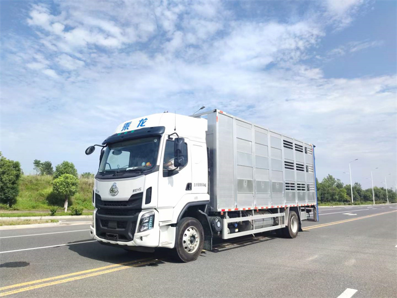廣東茂名東風柳汽畜禽運輸車全系現車特價