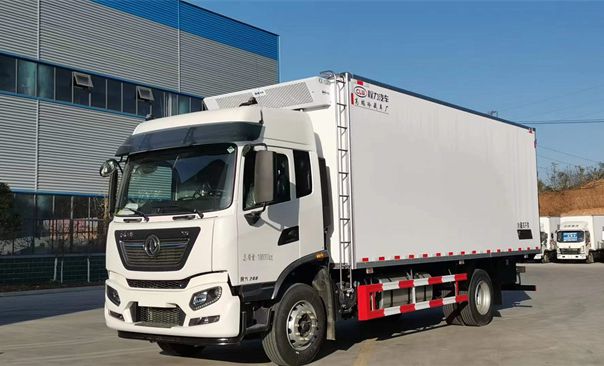 國六東風天錦6.8米冷藏車