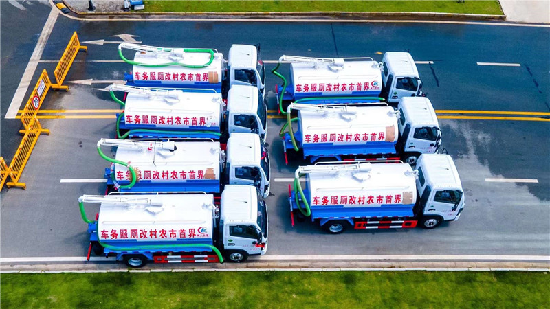 5方吸糞車批量發往界首市助力安徽農村改廁革命